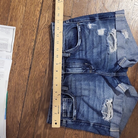 Gently Preworn Pair Distressed Hidden Jeans Denim Shorts Size Small - Picture 7 of 7